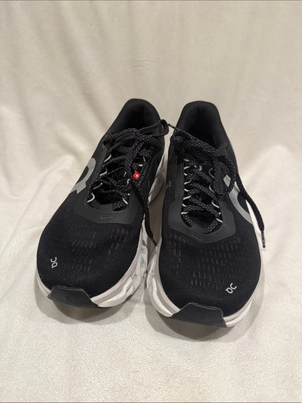 On Running Cloudtec Black and White Running Shoes - Picture 2 of 6